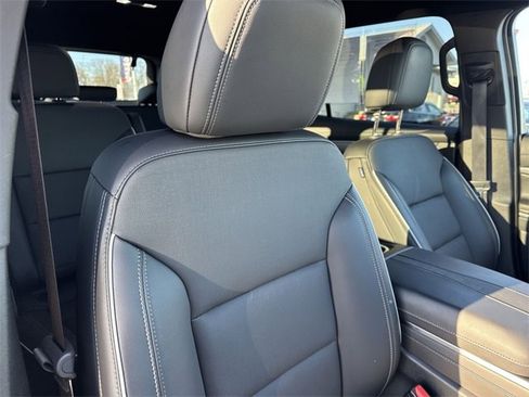 Used 2025 Buick Enclave Preferred image 24