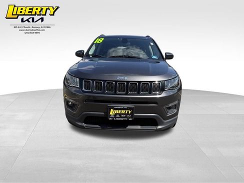 Used 2018 Jeep Compass Latitude w/ Popular Equipment Group AWD/4WD image 2