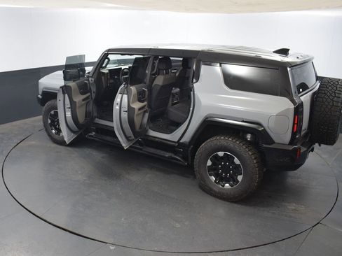 New 2024 GMC Hummer EV 2X w/ Extreme Off-Road Package image 57