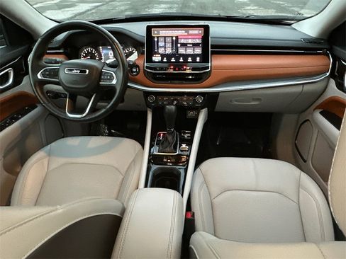 Used 2022 Jeep Compass Limited image 16