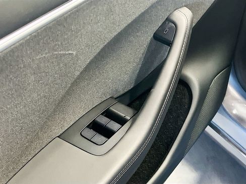 Used 2025 Tesla Model 3 Long Range RWD image 17
