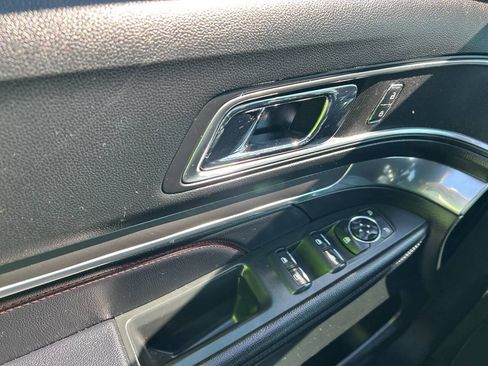 Used 2018 Ford Explorer Sport AWD/4WD image 7