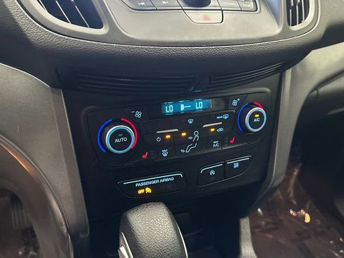 Used 2018 Ford Escape SE w/ SE Sync 3 Package AWD/4WD image 19