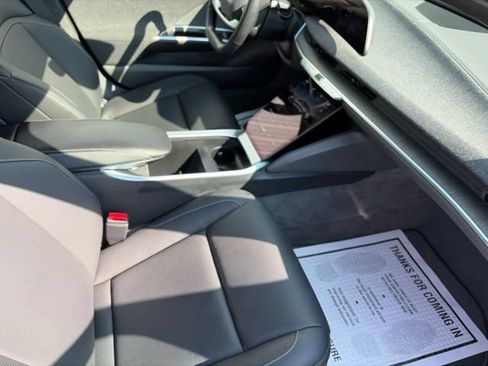 Used 2024 Lucid Air Touring AWD/4WD image 34