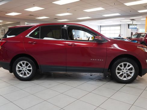Used 2019 Chevrolet Equinox LT w/ Driver Convenience Package AWD/4WD image 13