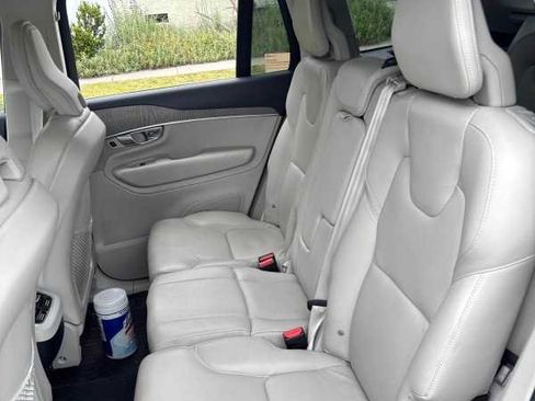 Used 2023 Volvo XC90 B6 Plus image 5