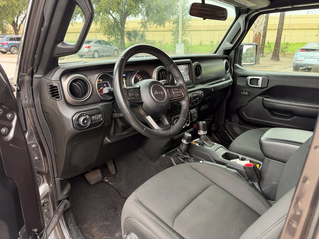 Used 2021 Jeep Wrangler Unlimited Sport AWD/4WD image 3