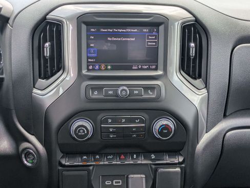 Used 2026 Chevrolet Silverado 1500 Custom Trail Boss w/ LPO, Dark Essentials Package AWD/4WD image 17