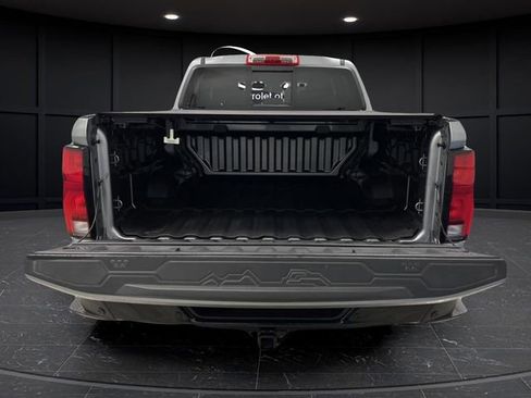 Used 2024 Chevrolet Colorado Z71 w/ Z71 Convenience Package 2 image 16