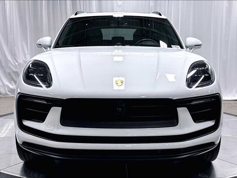 Used 2026 Porsche Macan AWD/4WD image 12