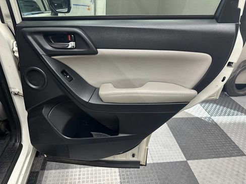 Used 2015 Subaru Forester 2.5i Limited image 22