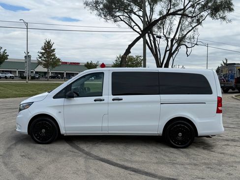 Used 2019 Mercedes-Benz Metris Passenger image 7