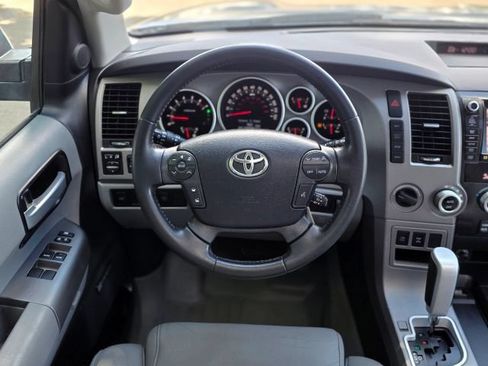 Used 2011 Toyota Sequoia Limited AWD/4WD image 17