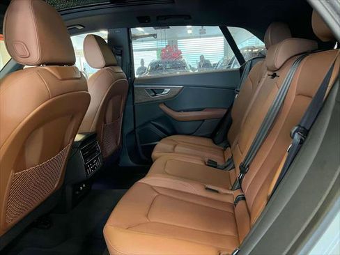 Used 2025 Audi Q8 Premium Plus image 11