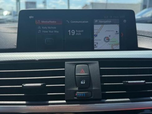 Used 2018 BMW 330i xDrive Sedan w/ M Sport Package AWD/4WD image 15