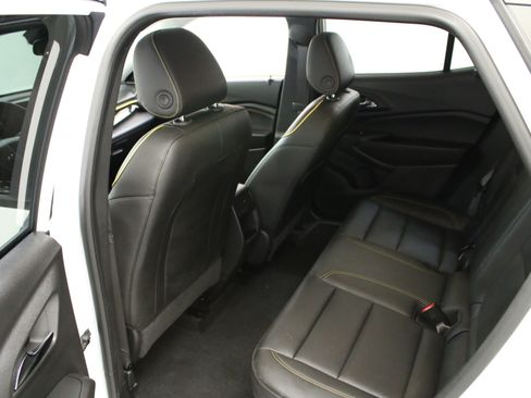 Used 2024 Chevrolet Trax ACTIV w/ Sunroof Package FWD image 25