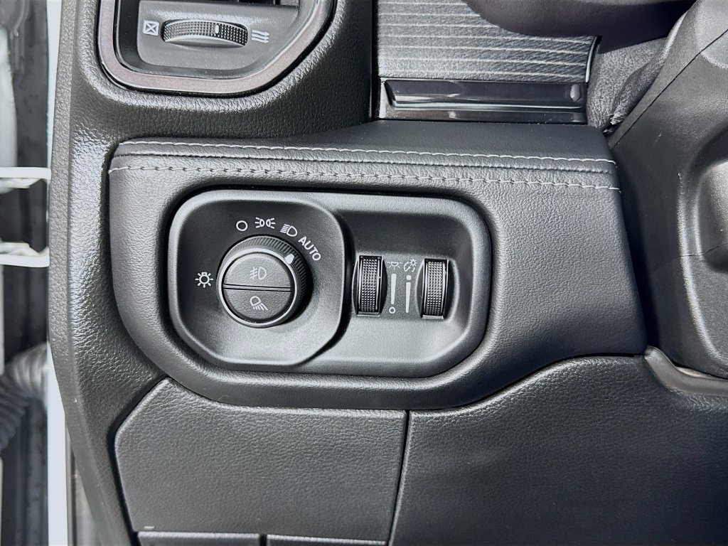 Used 2024 RAM 2500 Limited AWD/4WD image 19