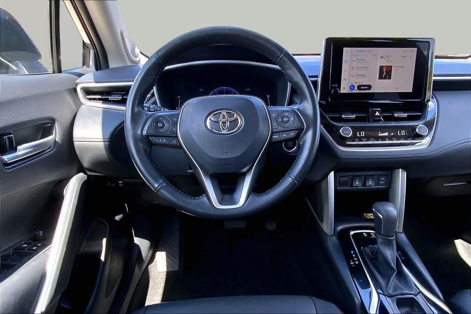 Used 2023 Toyota Corolla Cross XLE w/ Convenience Package AWD/4WD image 6