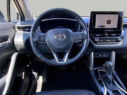 Used 2023 Toyota Corolla Cross XLE w/ Convenience Package AWD/4WD image 6