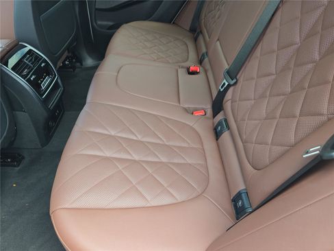 Used 2024 BMW X5 xDrive40i w/ M Sport Package AWD/4WD image 15