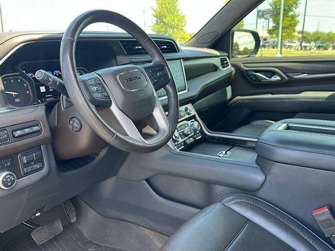 Used 2021 GMC Yukon Denali w/ Denali Premium Package image 12