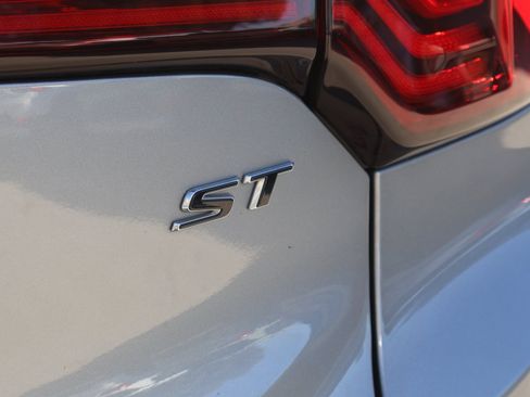 Used 2024 Buick Encore GX Sport Touring image 8