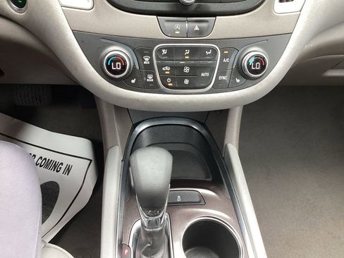 Used 2022 Chevrolet Malibu LT image 22