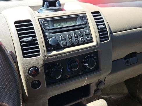 Used 2007 Nissan Frontier SE w/ SE Value Truck Pkg RWD image 18