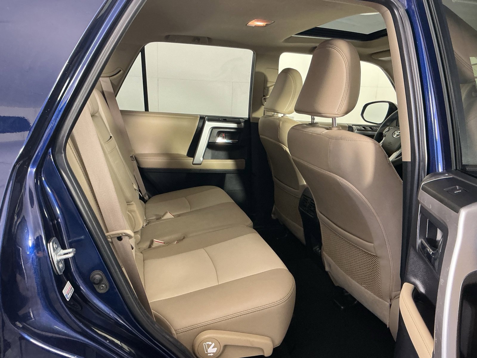 Used 2020 Toyota 4Runner SR5 Premium w/ Moonroof Package AWD/4WD image 19