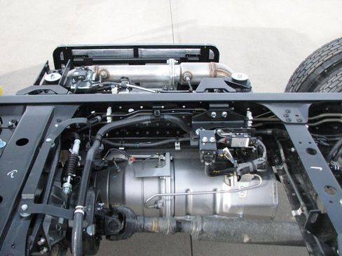 New 2024 Chevrolet Low Cab Forward 4500 XD image 15