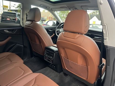 Used 2022 Audi Q8 Premium Plus w/ Premium Plus Package image 30