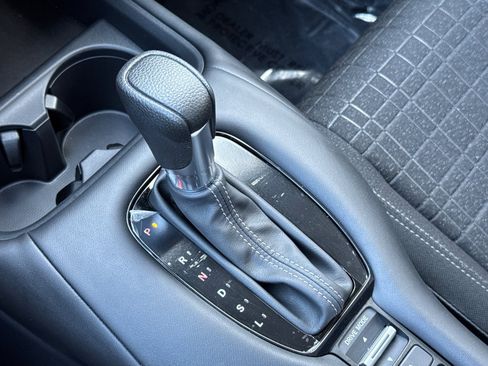 Certified 2025 Honda HR-V LX image 18
