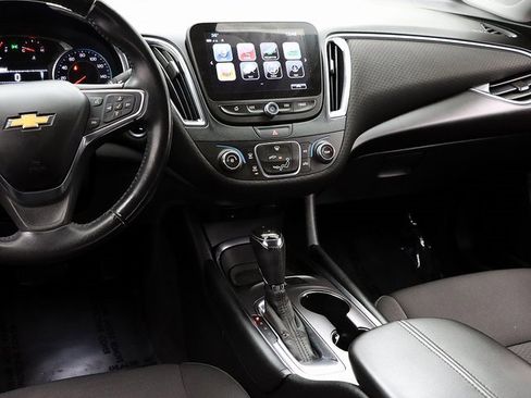 Used 2018 Chevrolet Malibu LT image 15