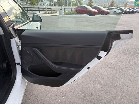 Used 2022 Tesla Model 3 Long Range AWD/4WD image 18
