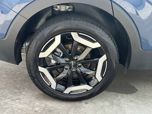 Used 2025 Kia Telluride S image 17