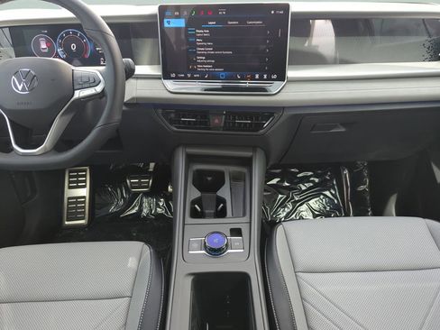 New 2026 Volkswagen Tiguan SE R-Line FWD image 23