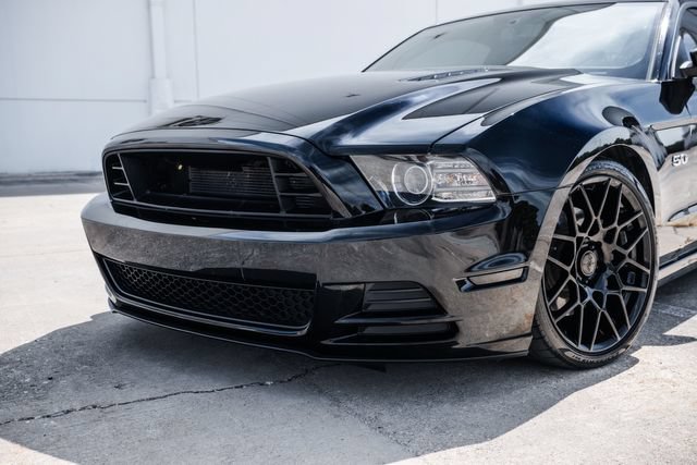 Used 2014 Ford Mustang GT Premium w/ Comfort Package RWD image 19