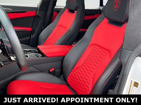Used 2022 Lamborghini Urus AWD/4WD image 7