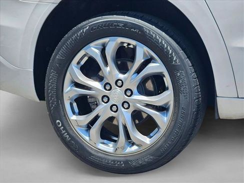 Used 2020 Buick Enclave Avenir w/ Avenir Technology Package FWD image 28