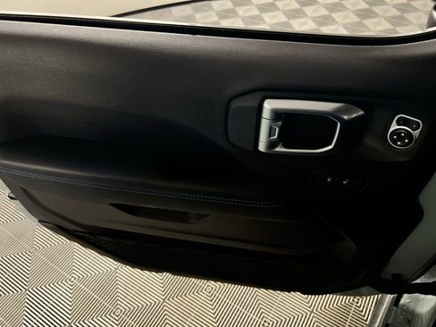 Used 2024 Jeep Wrangler Unlimited Rubicon 4xe image 24