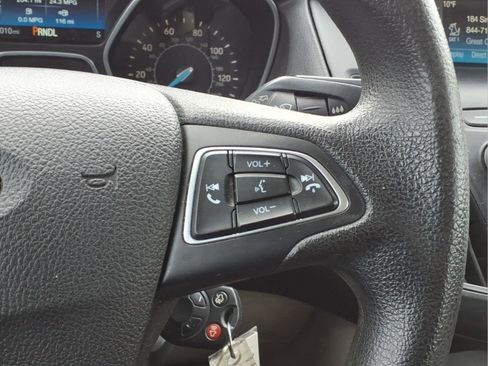 Used 2018 Ford Focus SE image 16