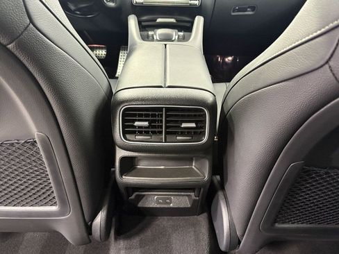 Used 2025 Mercedes-Benz GLE 450e 4MATIC image 27
