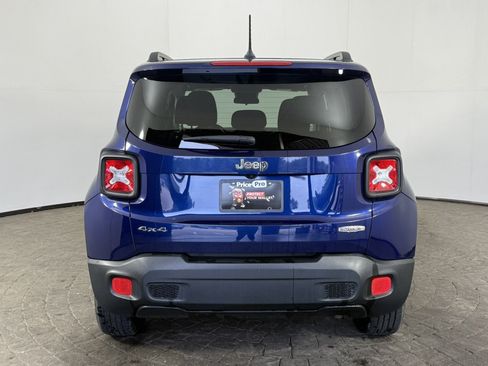 Used 2016 Jeep Renegade Latitude AWD/4WD image 6