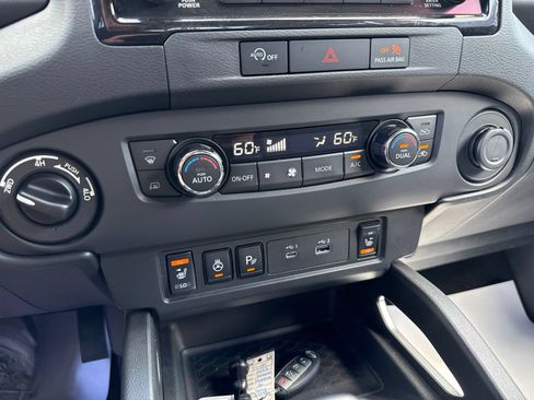 Used 2023 Nissan Frontier SV w/ SV Convenience Package AWD/4WD image 18