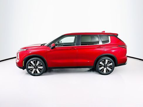 Used 2025 Mitsubishi Outlander SE FWD image 4