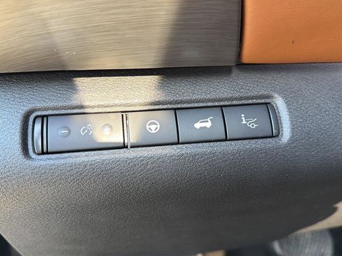 Used 2024 Nissan Pathfinder Platinum w/ Cargo Package AWD/4WD image 14