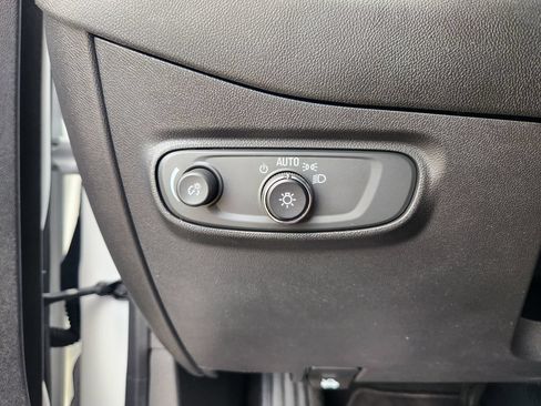 Used 2022 Chevrolet Equinox RS w/ RS Leather Package FWD image 23