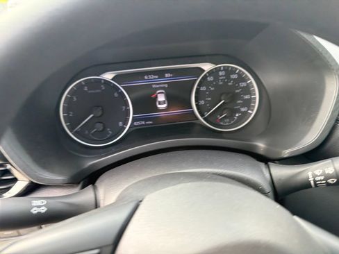Used 2025 Nissan Sentra SV FWD image 11