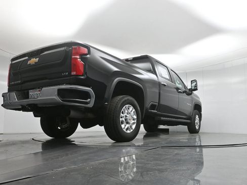 Used 2024 Chevrolet Silverado 2500 LTZ w/ LTZ Convenience Package AWD/4WD image 51