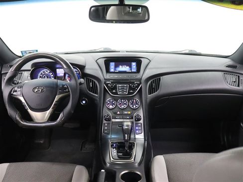 Used 2016 Hyundai Genesis 3.8 image 16